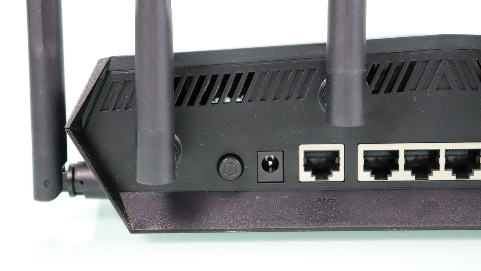 Parece fácil, pero no lo es: por qué conectarte al lado del router puede ir peor que hacerlo mucho más lejos
